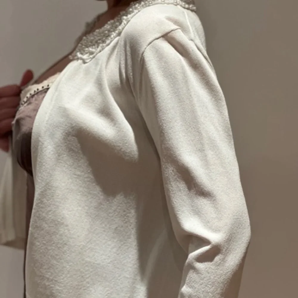 WOMEN TOP - Picture 2 of 4